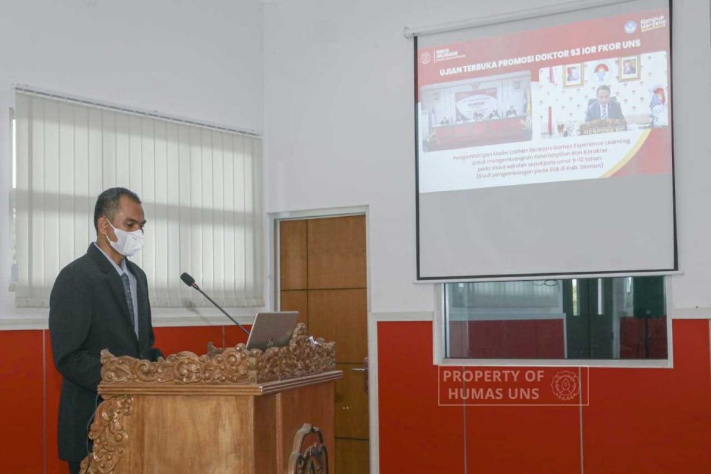 Ujian Disertasi Dihadiri Menpora dan Tiga Rektor, Doktor Pertama Ilmu Keolahragaan FKOR UNS: Luar Biasa Sepanjang Karier Saya
