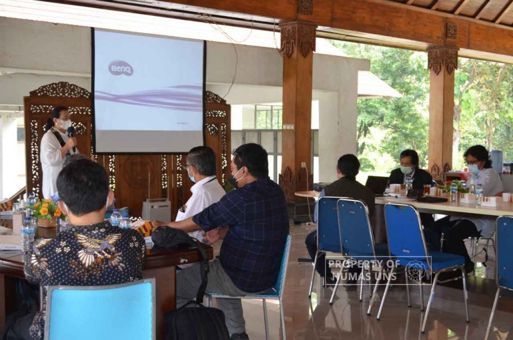 PUI Javanologi Bersama Balai Bahasa Jateng Gelar FGD Penyuntingan Karya Sastra
