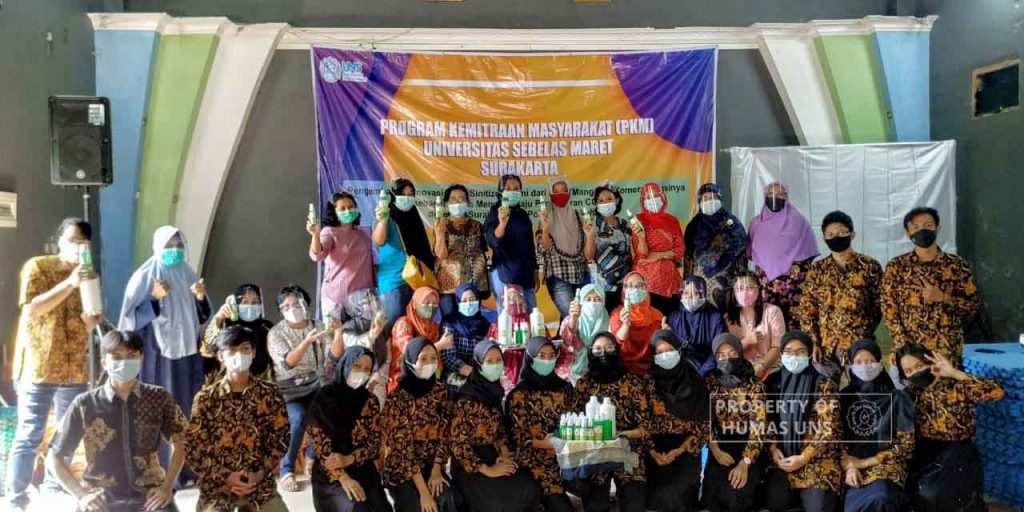 Riset Grup UNS Beri Pelatihan Hand Sanitizer dari Ekstrak Daun Mangga