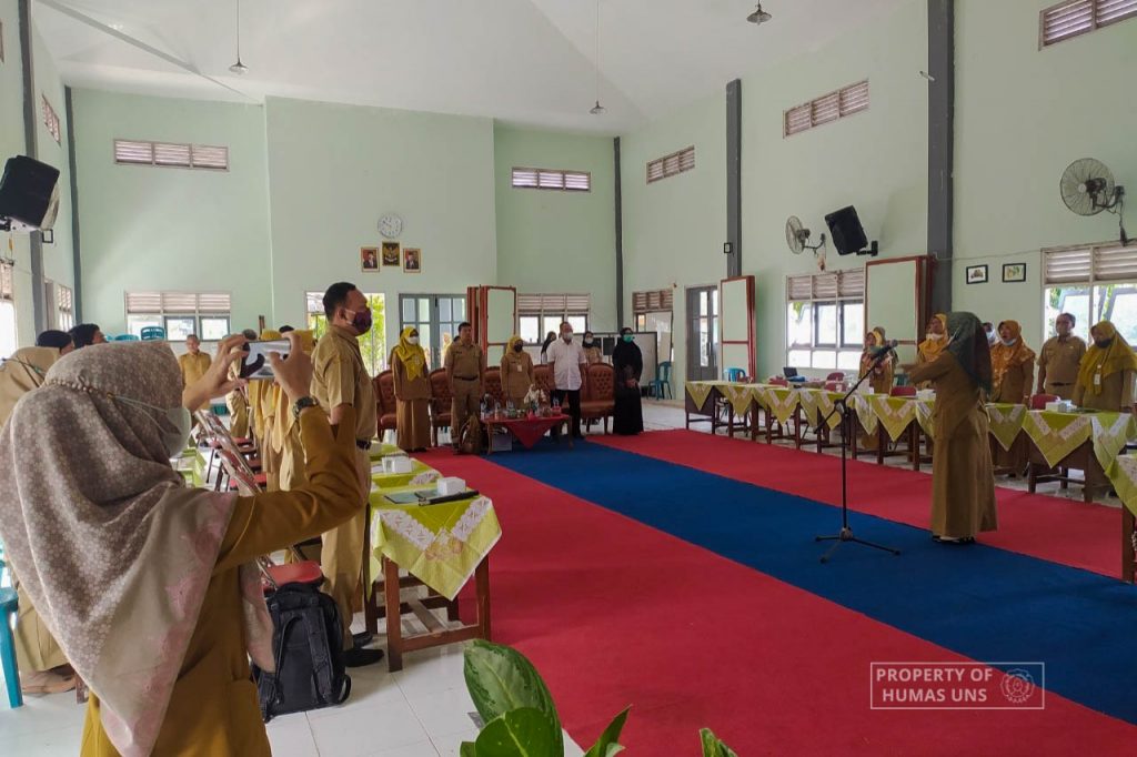 Dosen PKh UNS Perkuat Fungsi Komunitas Sahabat Tuli di SLBN Temanggung sebagai Sekolah Penggerak dengan Bahasa Isyarat