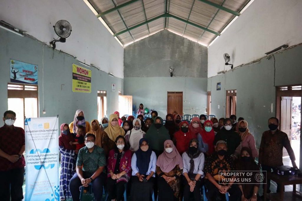 Grup Riset Innovative Governance FISIP UNS Berikan Penyuluhan Literasi Kesehatan Digital tentang Stunting di Desa Sepat, Sragen