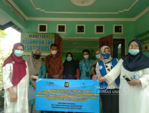 Tim Pengabdian Masyarakat D-3 Farmasi UNS Kembangkan Formula Handsanitizer dan Handwash Minyak Serai Produksi UMKM di Samigaluh, Kulon Progo